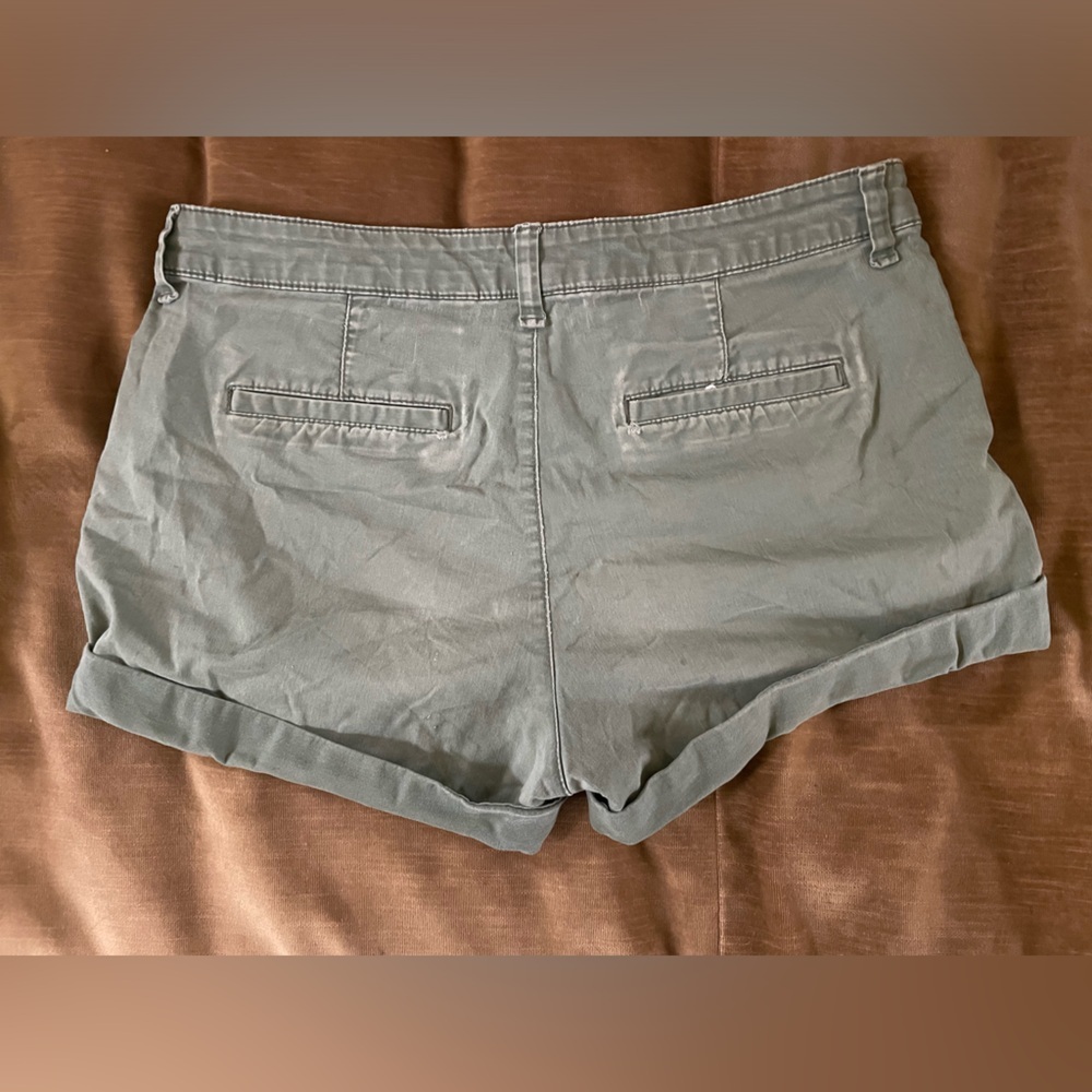 GAP Sage Green Cargo Short Utility Short Women’s Size 6 Casual Active Spring - Picture 4 of 5